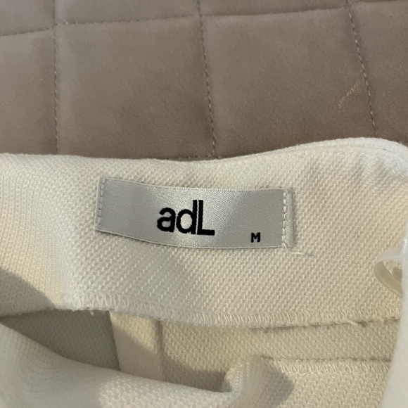 White classic front slit midi skirt - Picture 2 of 4